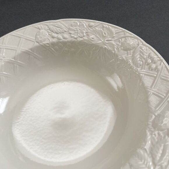 Mikasa English Countryside White 10” Round Vegetable Serving Bowl DISCONTINUED - Picture 7 of 16